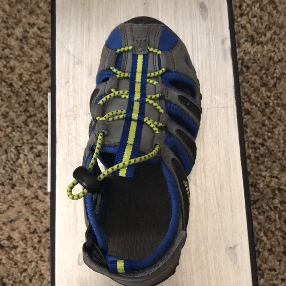Hi-Tec Boys Sandals, size 13